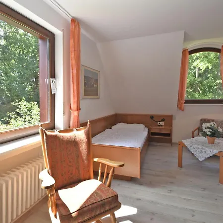 Charming Holiday In With Garden Nyaraló